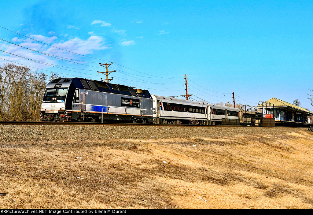 NJT 4504 on train 5127